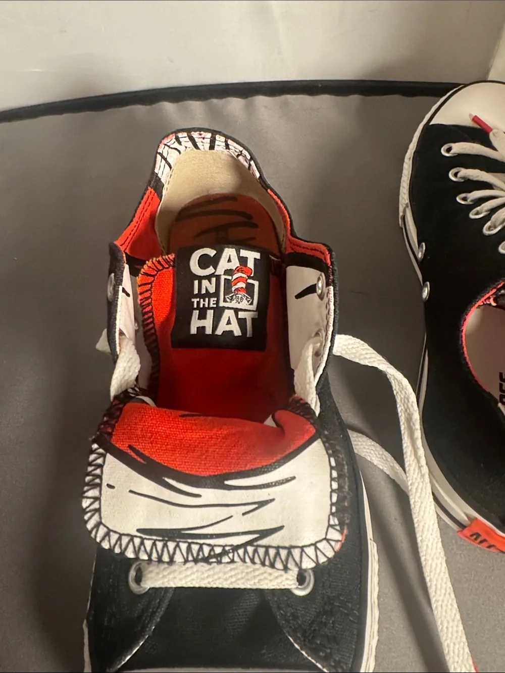 Converse Kids size 5 Black‎ Canvas Low-Top Sneakers with Dr. Seuss Accent